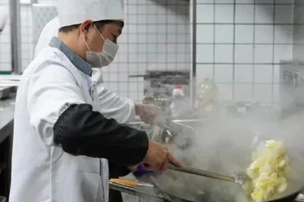 午影院美女上床家里亚洲